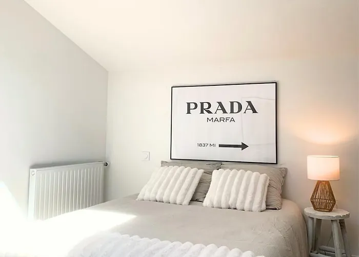 Maison Cosy En Centre-Ville, 8 Voyageurs Апартаменты *